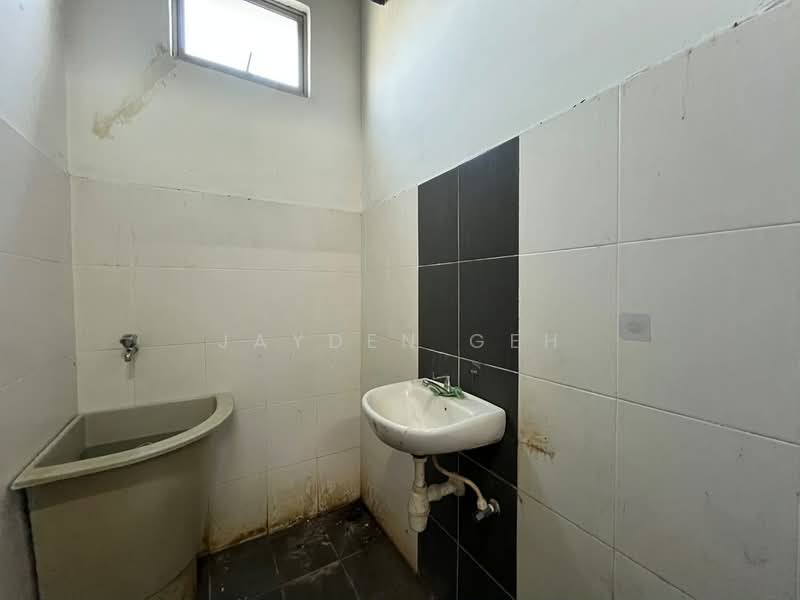 Shop / Office for Rent in Alor Setar (Kedah) - Jayden Geh - Bathroom - PropertyGuru.com.my