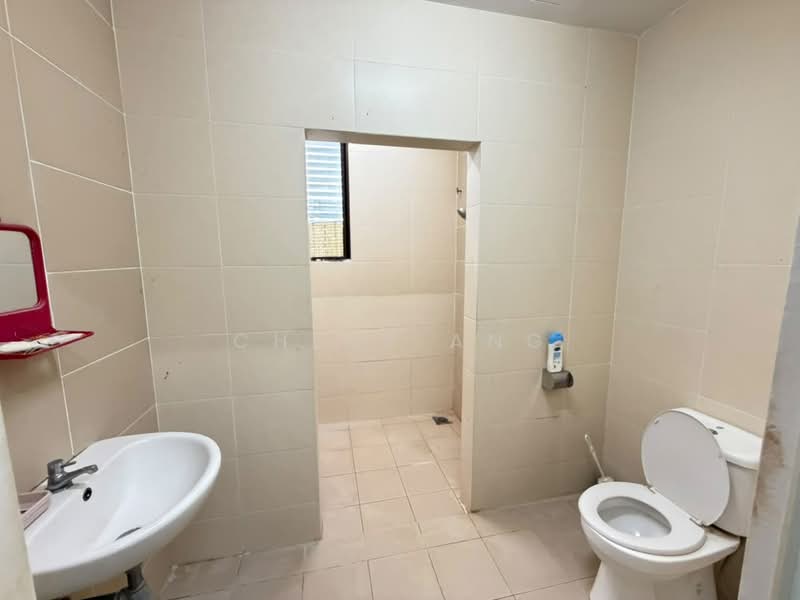 3-storey Terraced House for Sale in Butterworth (Penang) - Chloe Ang - Bathroom - PropertyGuru.com.my