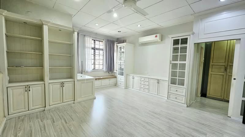 Rumah Teres 2 Tingkat untuk Disewa di Bukit Jelutong (Shah Alam) - Ling Ling - Living Room - PropertyGuru.com.my