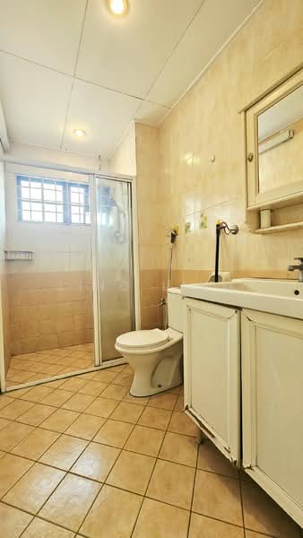 Rumah Teres 2 Tingkat untuk Disewa di Bukit Jelutong (Shah Alam) - Ling Ling - Bathroom - PropertyGuru.com.my