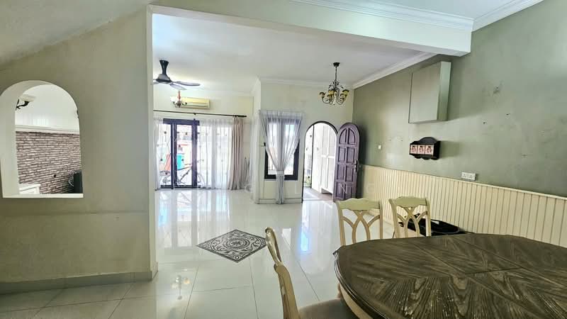 Rumah Teres 2 Tingkat untuk Disewa di Bukit Jelutong (Shah Alam) - Ling Ling - Living Room - PropertyGuru.com.my