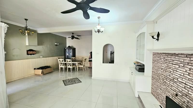 Rumah Teres 2 Tingkat untuk Disewa di Bukit Jelutong (Shah Alam) - Ling Ling - Living Room - PropertyGuru.com.my