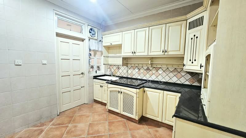 Rumah Teres 2 Tingkat untuk Disewa di Bukit Jelutong (Shah Alam) - Ling Ling - Kitchen - PropertyGuru.com.my