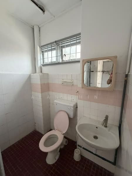 2-storey Terraced House for Rent in Wangsa Maju (Kuala Lumpur) - Alan Chin - Bathroom - PropertyGuru.com.my