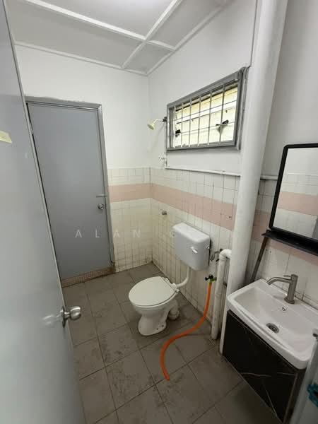 2-storey Terraced House for Rent in Wangsa Maju (Kuala Lumpur) - Alan Chin - Bathroom - PropertyGuru.com.my