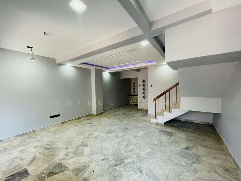 Rumah Teres 2 Tingkat untuk Dijual di Taman Puchong Intan (Puchong) - Amirul Akmal - Living Room - PropertyGuru.com.my