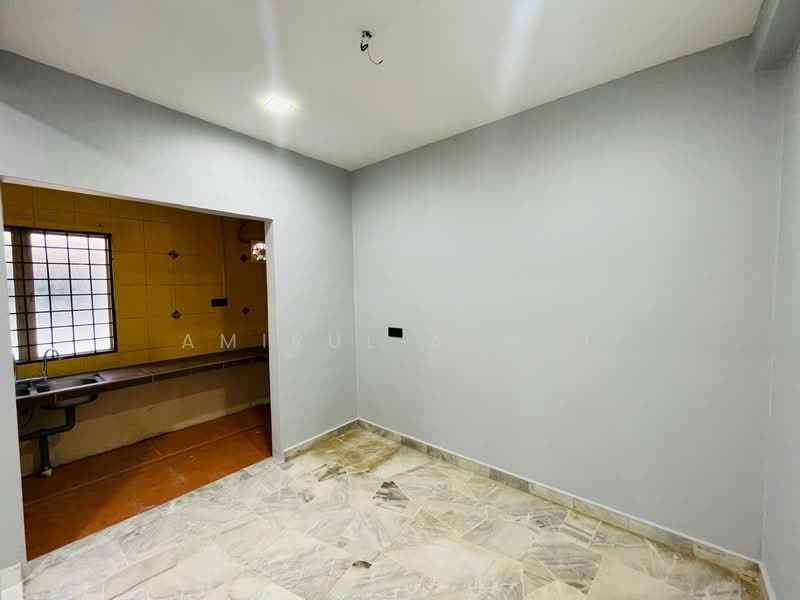 Rumah Teres 2 Tingkat untuk Dijual di Taman Puchong Intan (Puchong) - Amirul Akmal - Kitchen - PropertyGuru.com.my