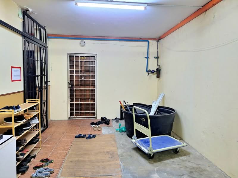 Pangsapuri untuk Dijual di Menara Merak Kayangan - Azli Ibrahim - Entrance - PropertyGuru.com.my