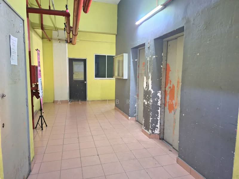 Pangsapuri untuk Dijual di Menara Merak Kayangan - Azli Ibrahim - Corridor - PropertyGuru.com.my