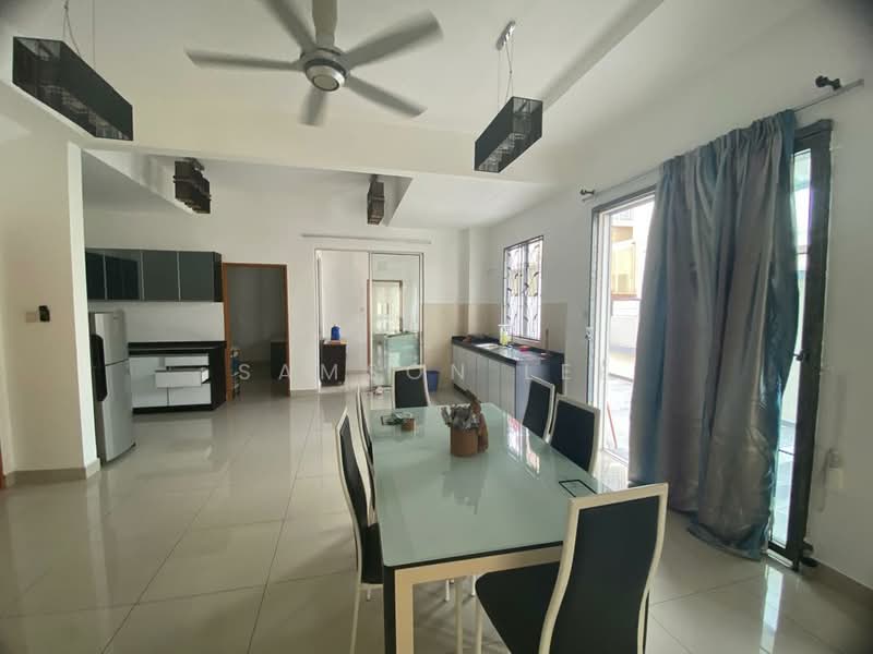Cluster House for Rent in Taman Anggun (Rawang) - Samson Lee - Kitchen - PropertyGuru.com.my
