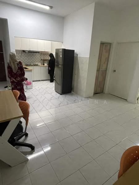 Pangsapuri untuk Disewa di Resak Apartment - Farah Dina - Kitchen - PropertyGuru.com.my