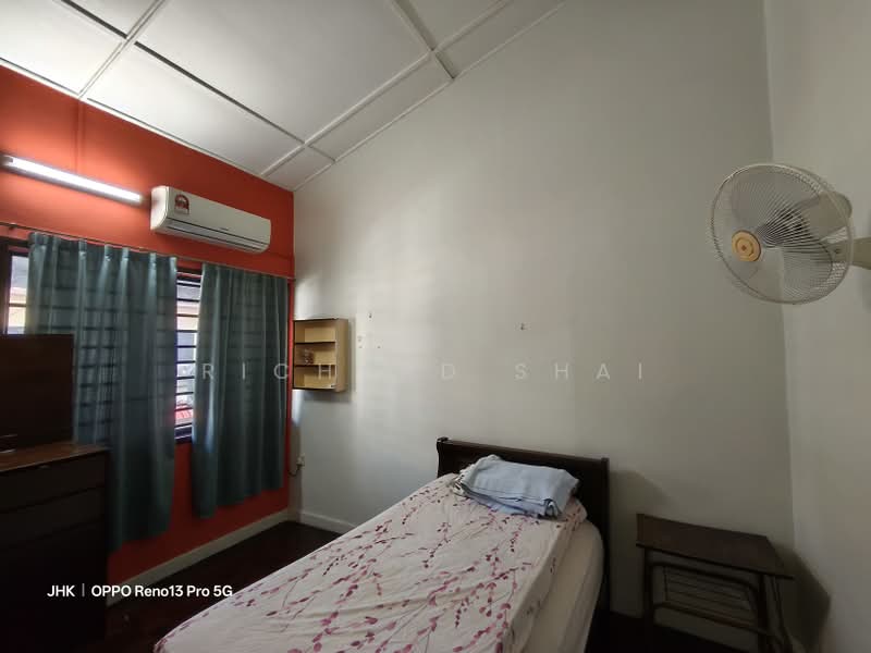 Rumah Teres 2 Tingkat untuk Disewa di Bandar Baru Permas Jaya (Permas Jaya) - Richard Shai - Bedroom - PropertyGuru.com.my
