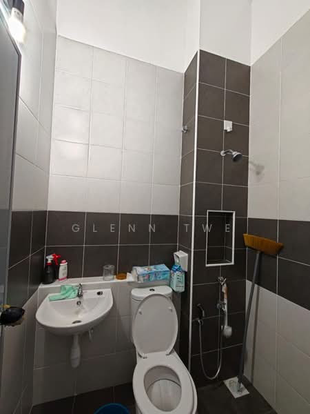 1-storey Terraced House for Rent in Kulai (Johor) - Glenn Twe - Bathroom - PropertyGuru.com.my