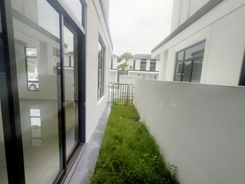 Rumah Teres untuk Dijual di Eco Grandeur (Puncak Alam) - Benson Lian - Exterior - PropertyGuru.com.my
