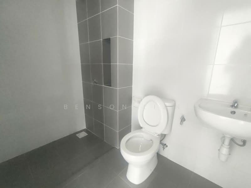 Rumah Teres untuk Dijual di Eco Grandeur (Puncak Alam) - Benson Lian - Bathroom - PropertyGuru.com.my