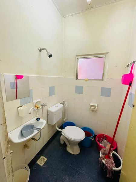Pangsapuri untuk Dijual di Sri Raya Apartment - Amirul Akmal - Bathroom - PropertyGuru.com.my