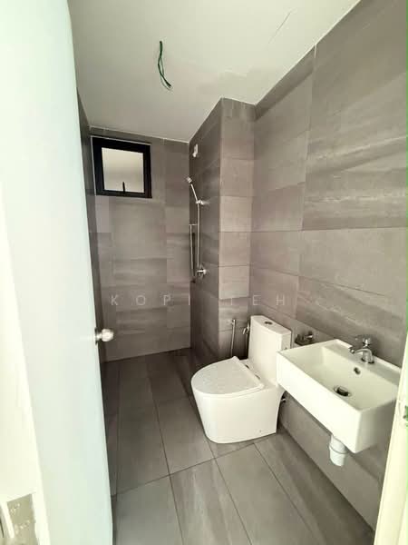Kondominium untuk Dijual di Nestree Residence - Kopi Teh - Bathroom - PropertyGuru.com.my