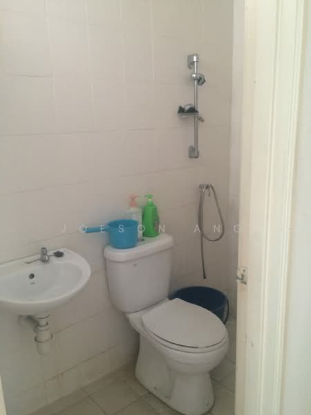 Townhouse for Sale in Balakong (Selangor) - joeson ang - Bathroom - PropertyGuru.com.my