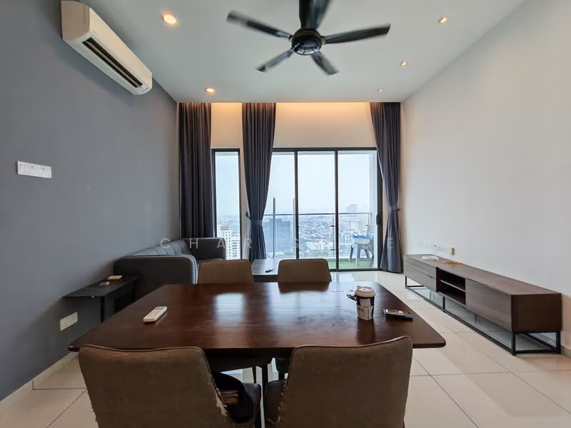 Kediaman Servis untuk Dijual di PJ Midtown - Charis Lee - Living Room - PropertyGuru.com.my