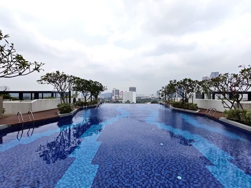 Kediaman Servis untuk Dijual di PJ Midtown - Charis Lee - Pool - PropertyGuru.com.my