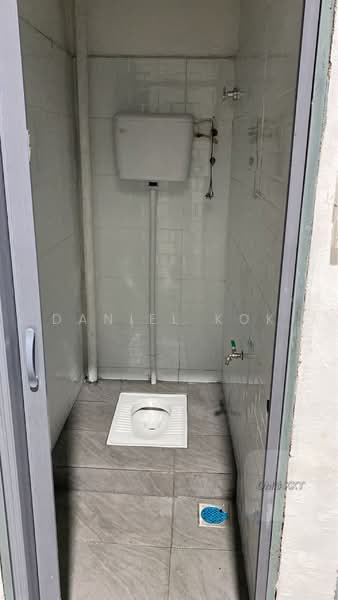 Kilang Teres untuk Dijual di Taman Klang Utama (Kapar) - Daniel Kok - Bathroom - PropertyGuru.com.my