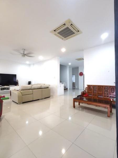 Semi-Detached House for Sale in Kenny Hill (Kuching) - Sherene Kok - Living Room - PropertyGuru.com.my