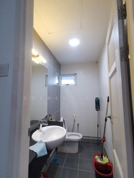 Semi-Detached House for Sale in Kenny Hill (Kuching) - Sherene Kok - Bathroom - PropertyGuru.com.my