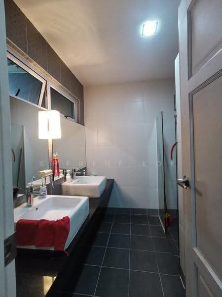 Semi-Detached House for Sale in Kenny Hill (Kuching) - Sherene Kok - Bathroom - PropertyGuru.com.my