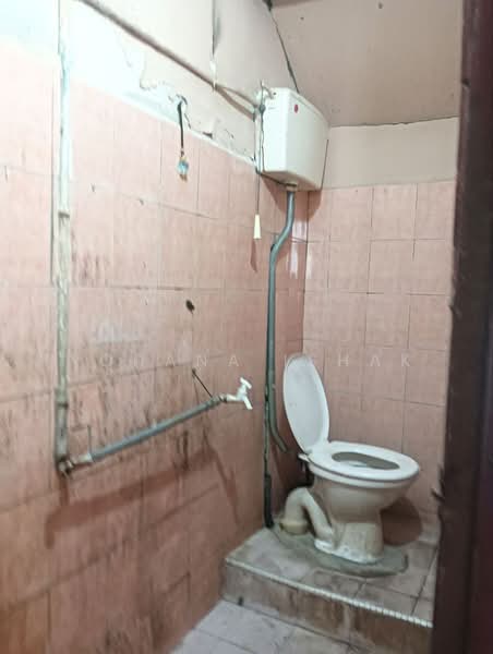 2-storey Terraced House for Sale in Klang (Selangor) - Rohana Ishak - Bathroom - PropertyGuru.com.my
