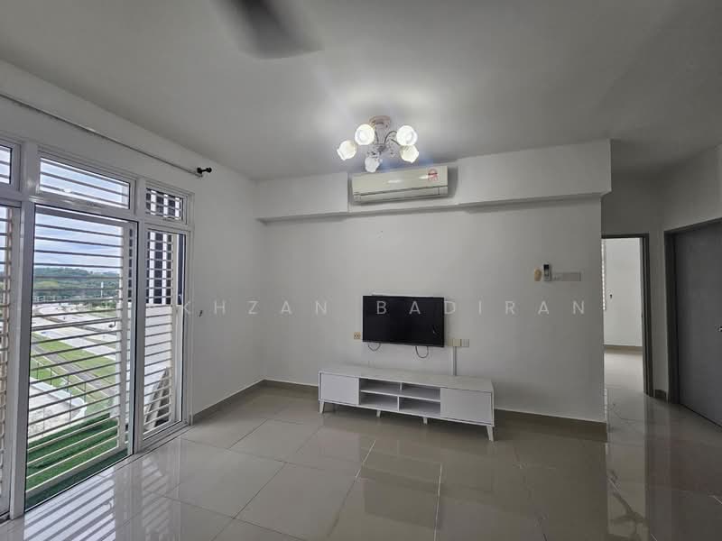 Kondominium untuk Disewa di Dwiputra Residences - Fakhzan Badiran - Living Room - PropertyGuru.com.my