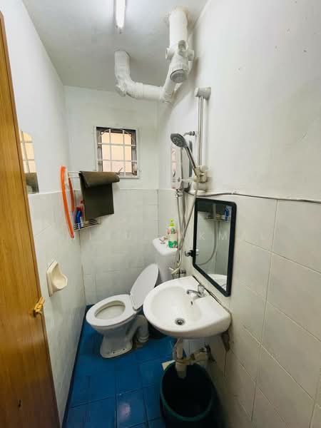 Pangsapuri untuk Dijual di Apartment Bayu - Amirul Akmal - Bathroom - PropertyGuru.com.my