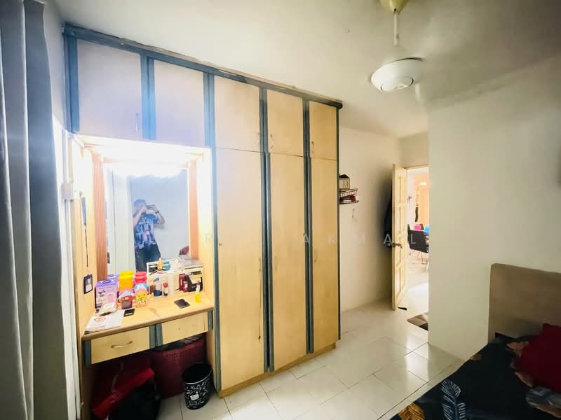 Pangsapuri untuk Dijual di Apartment Bayu - Amirul Akmal - Bedroom - PropertyGuru.com.my