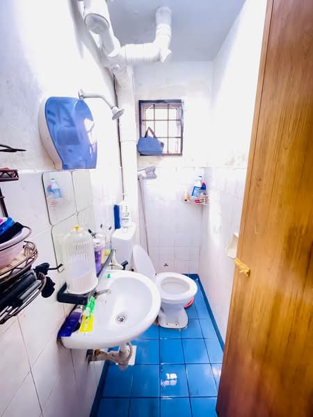 Pangsapuri untuk Dijual di Apartment Bayu - Amirul Akmal - Bathroom - PropertyGuru.com.my