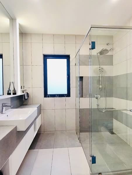 Rumah Teres 2-Tingkat untuk Dijual di Kwasa Damansara (Sungai Buloh) - Thony Tan - Bathroom - PropertyGuru.com.my