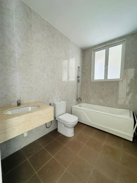 Rumah Teres 2.5-Tingkat untuk Dijual di Balik Pulau (Penang) - Azura Ghani - Bathroom - PropertyGuru.com.my