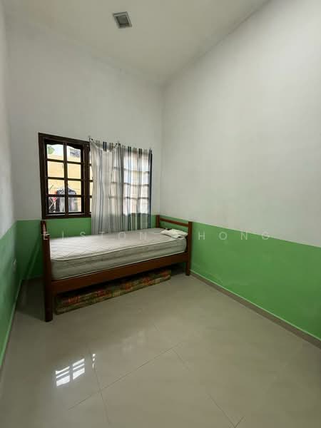 Bungalow House untuk Dijual di Taman Kebun Teh (Johor Bahru) - Elston Chong - Bedroom - PropertyGuru.com.my