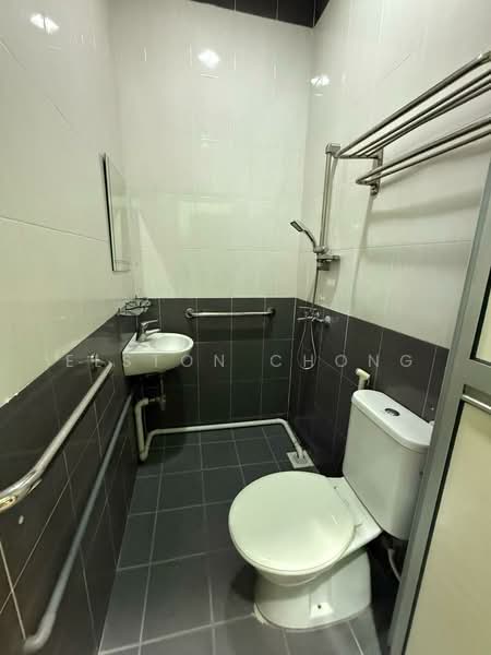 Bungalow House untuk Dijual di Taman Kebun Teh (Johor Bahru) - Elston Chong - Bathroom - PropertyGuru.com.my