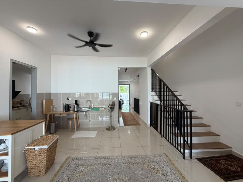 3-storey Terraced House for Rent in Taman Melawati (Ulu Kelang) - Alan Chin - Kitchen - PropertyGuru.com.my