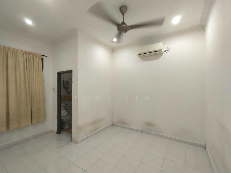 1-storey Terraced House for Rent in Austin (Johor Bahru) - Tony Lim - Bathroom - PropertyGuru.com.my