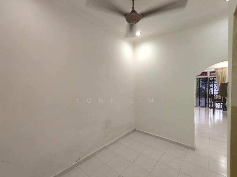 1-storey Terraced House for Rent in Austin (Johor Bahru) - Tony Lim - Living Room - PropertyGuru.com.my