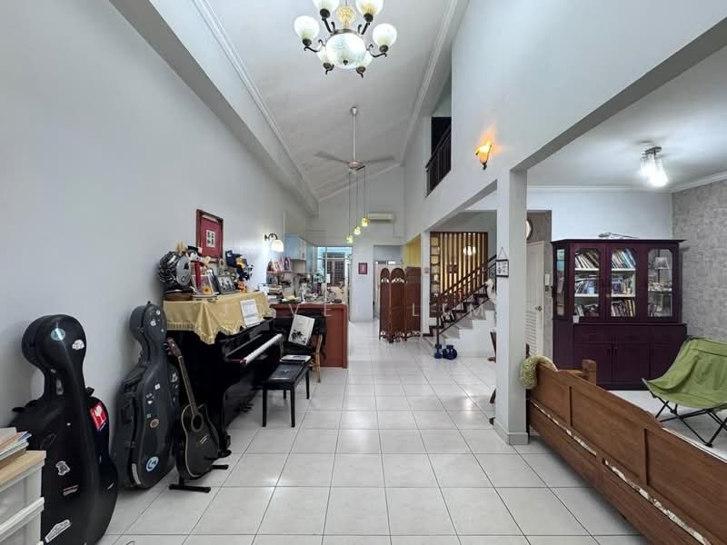 1.5-storey Terraced House for Sale in Taman Molek (Johor Bahru) - Jovel Lim - Living Room - PropertyGuru.com.my
