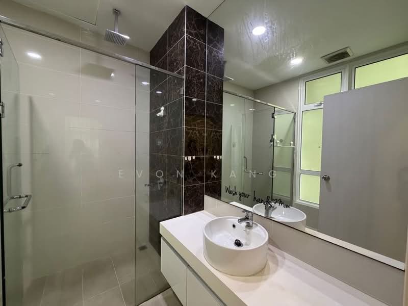 Kondominium untuk Disewa di Ferringhi Residence - Evon Kang - Bathroom - PropertyGuru.com.my