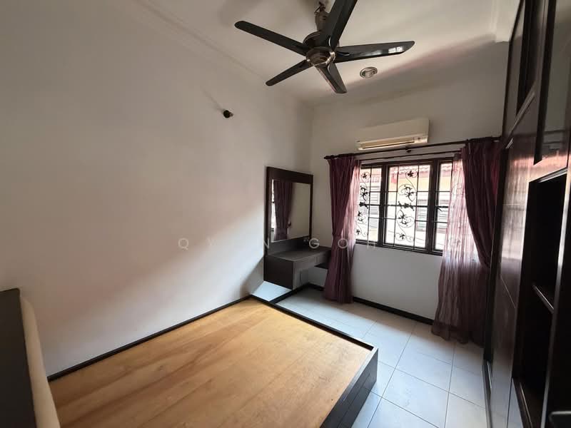 3-storey Terraced House for Sale in Sunway Bukit Gambier (Gelugor) - Qyan Goh - Bedroom - PropertyGuru.com.my