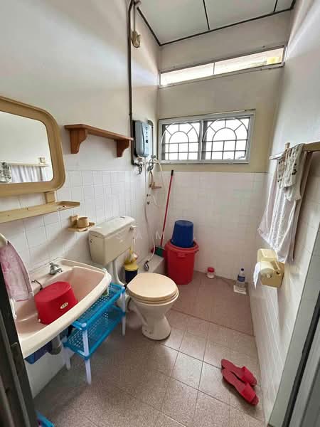 Rumah Teres 2-Tingkat untuk Dijual di Gunung Rapat (Ipoh) - Sam . - Bathroom - PropertyGuru.com.my