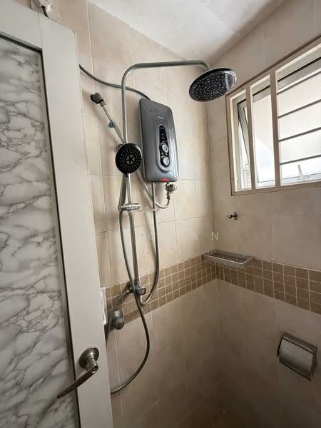 Apartment for Sale at Puteri Bayu Apartment - SY Chan - Bathroom - PropertyGuru.com.my