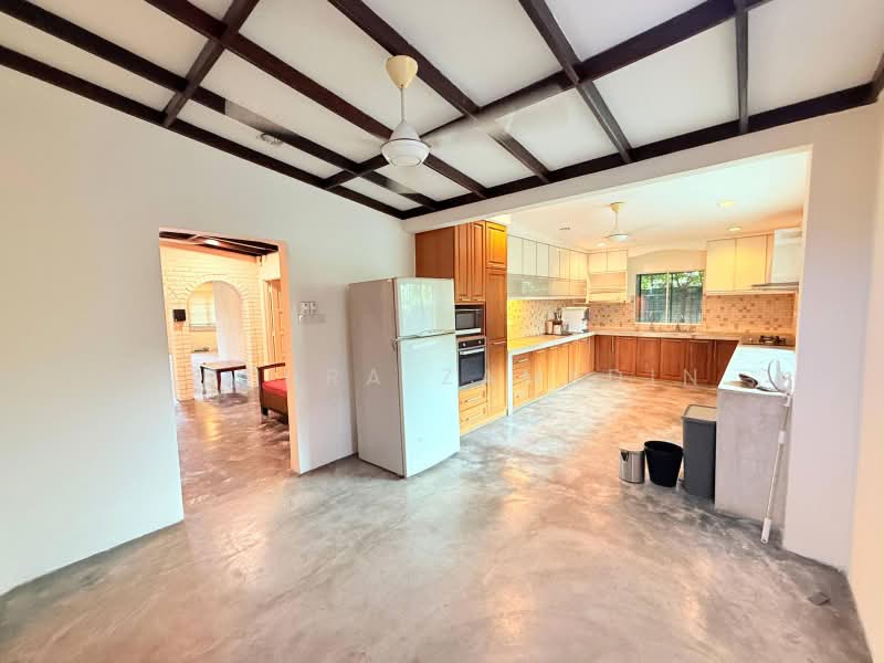 Bungalow House untuk Dijual di Seksyen 4 (Petaling Jaya) - Adzura Zamedin - Kitchen - PropertyGuru.com.my