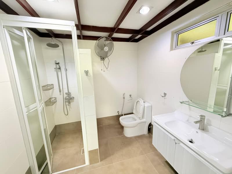 Bungalow House untuk Dijual di Seksyen 4 (Petaling Jaya) - Adzura Zamedin - Bathroom - PropertyGuru.com.my