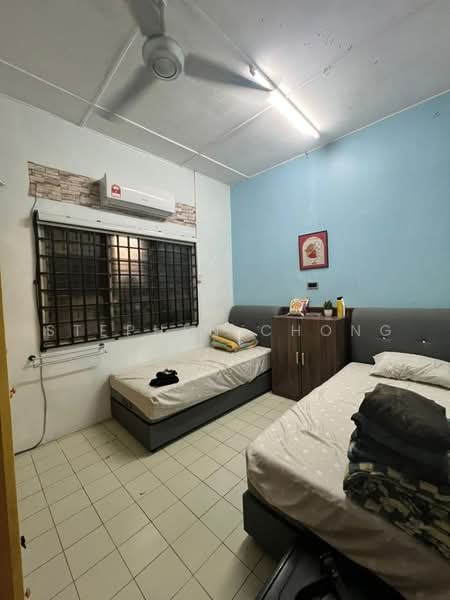 Rumah Teres 1-Tingkat untuk Dijual di Taman Johor Jaya (Johor Bahru) - Stephen Chong - Bedroom - PropertyGuru.com.my