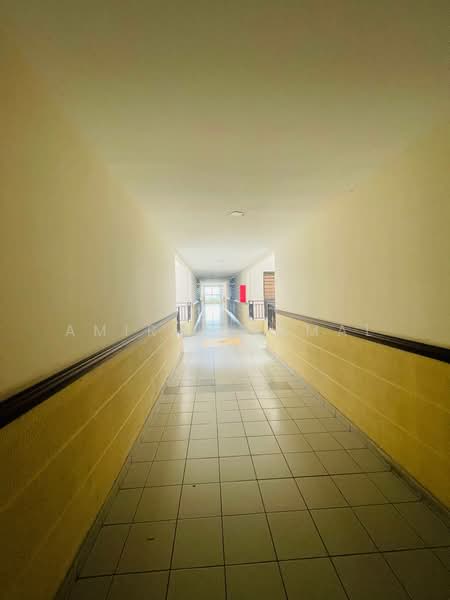Pangsapuri untuk Dijual di Kristal Villa - Amirul Akmal - Corridor - PropertyGuru.com.my
