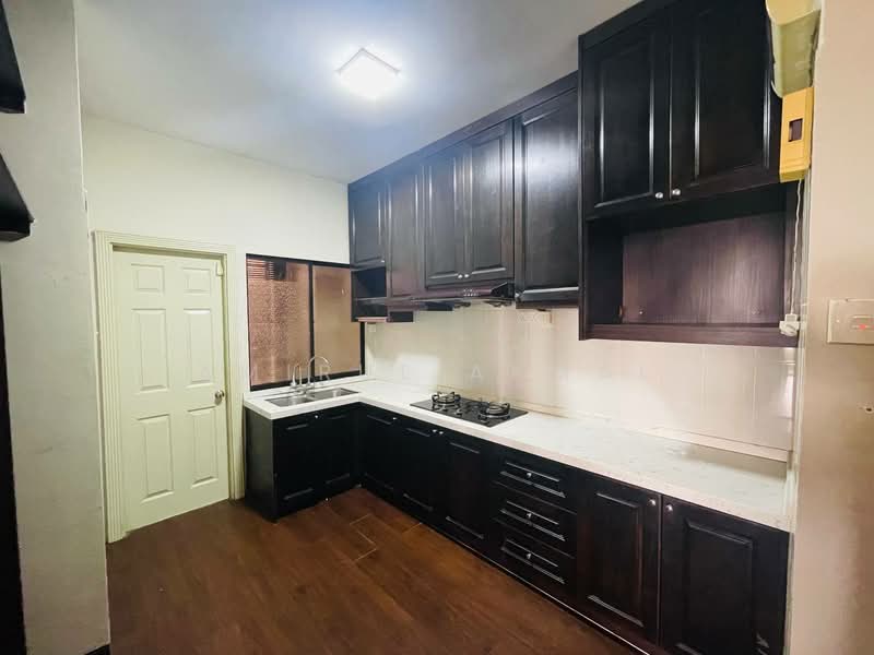 Pangsapuri untuk Dijual di Kristal Villa - Amirul Akmal - Kitchen - PropertyGuru.com.my